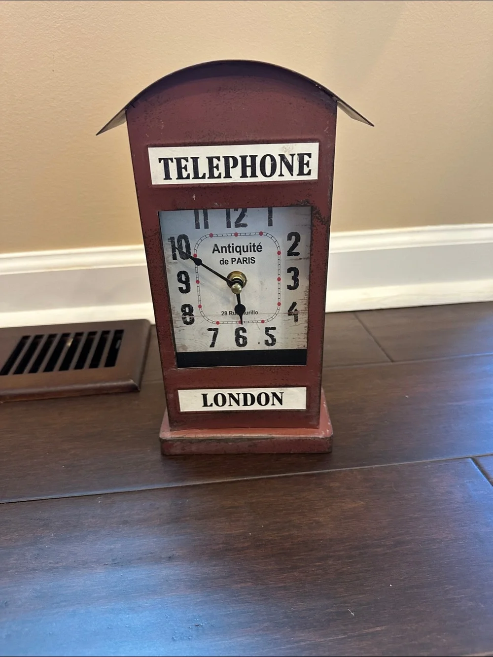 Vintage Style London Telephone Booth Metal Mantel Clock – Antiquité de Paris